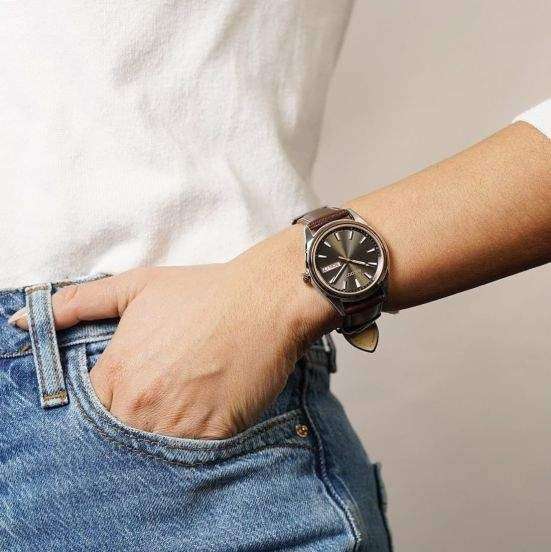 Seiko Damenuhr mit Saphirglas, 36mm, Leder Armband Uhr SUR452P1