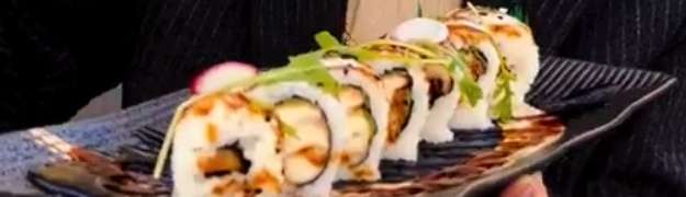 (Lokal: 1070 Wien) Sajado Zollergasse: Chripy Chicken Sushi Rolls 8 Stück bei Speisen im Lokal