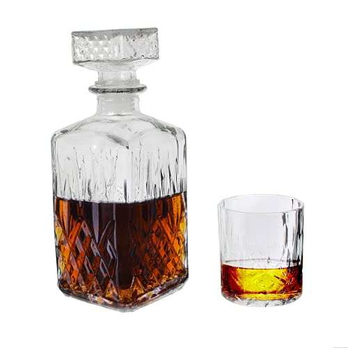 Whisky-Flasche mit 4 Gläsern